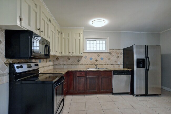 Building Photo - 1601 Cromwell Ct