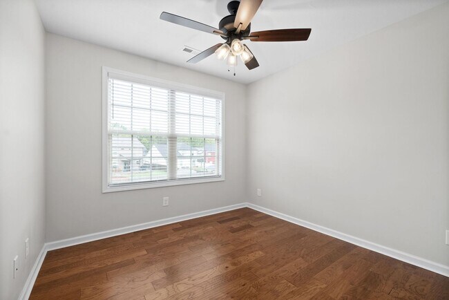 Building Photo - Pet Friendly Four Bedroom!