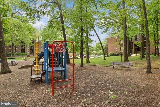 Building Photo - 3308 Woodburn Village Dr