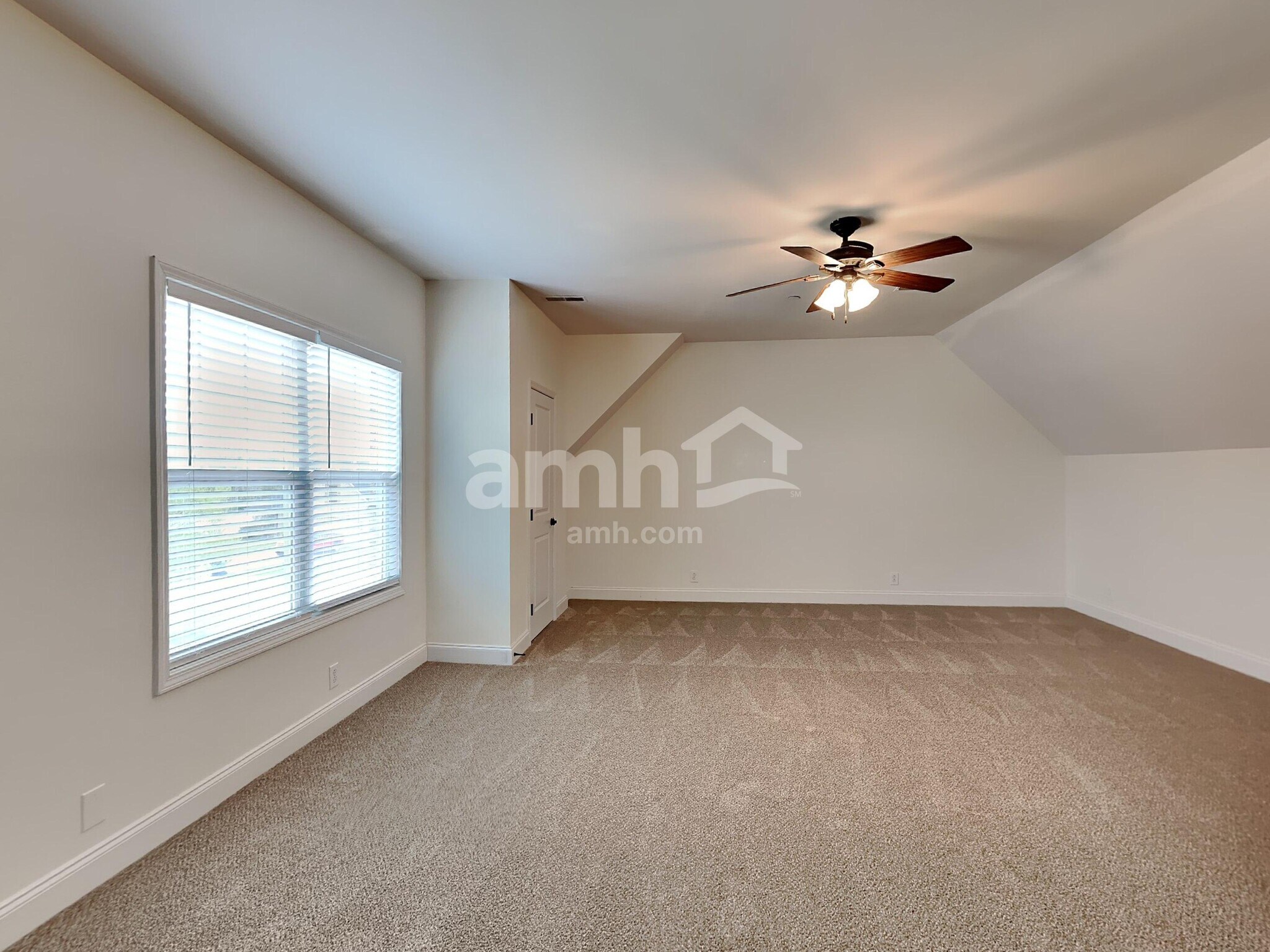 Building Photo - 1030 Spring Creek Dr