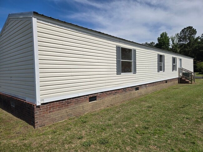 Building Photo - 2115 Cattail Cir