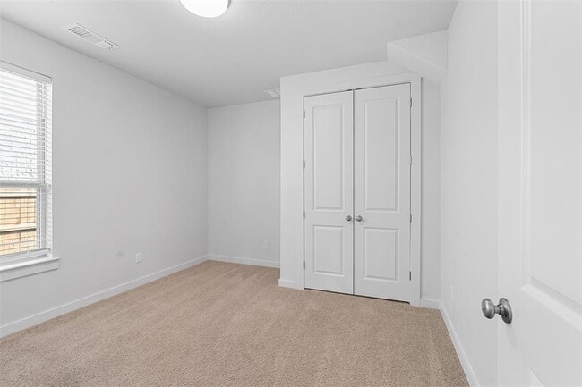 Building Photo - 121 Rangel Dr