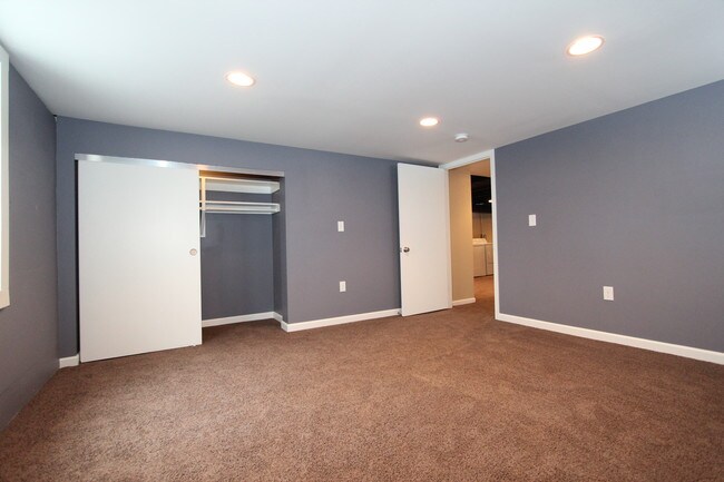 Building Photo - 1206 Veto St NW