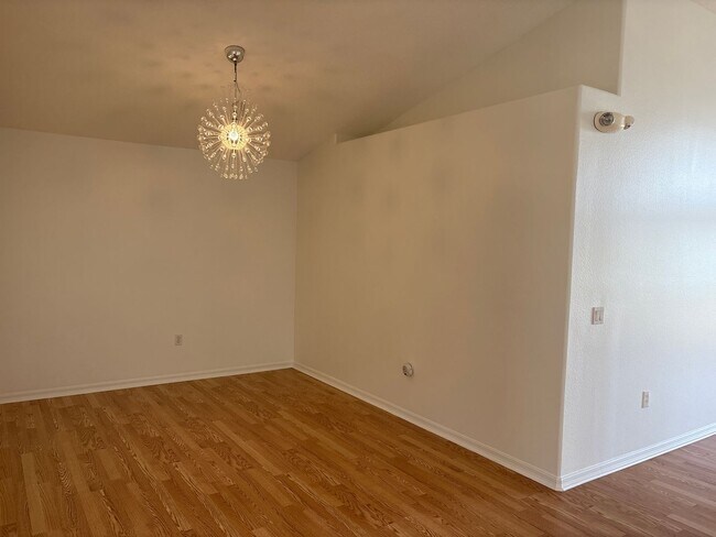 Building Photo - Spacious 4-Bedroom Pool Home in Indian Creek – Kissimmee, FL