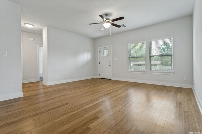 Building Photo - 423 Channing Ave