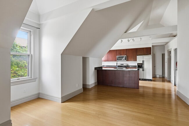 Building Photo - 4400 Laclede Ave