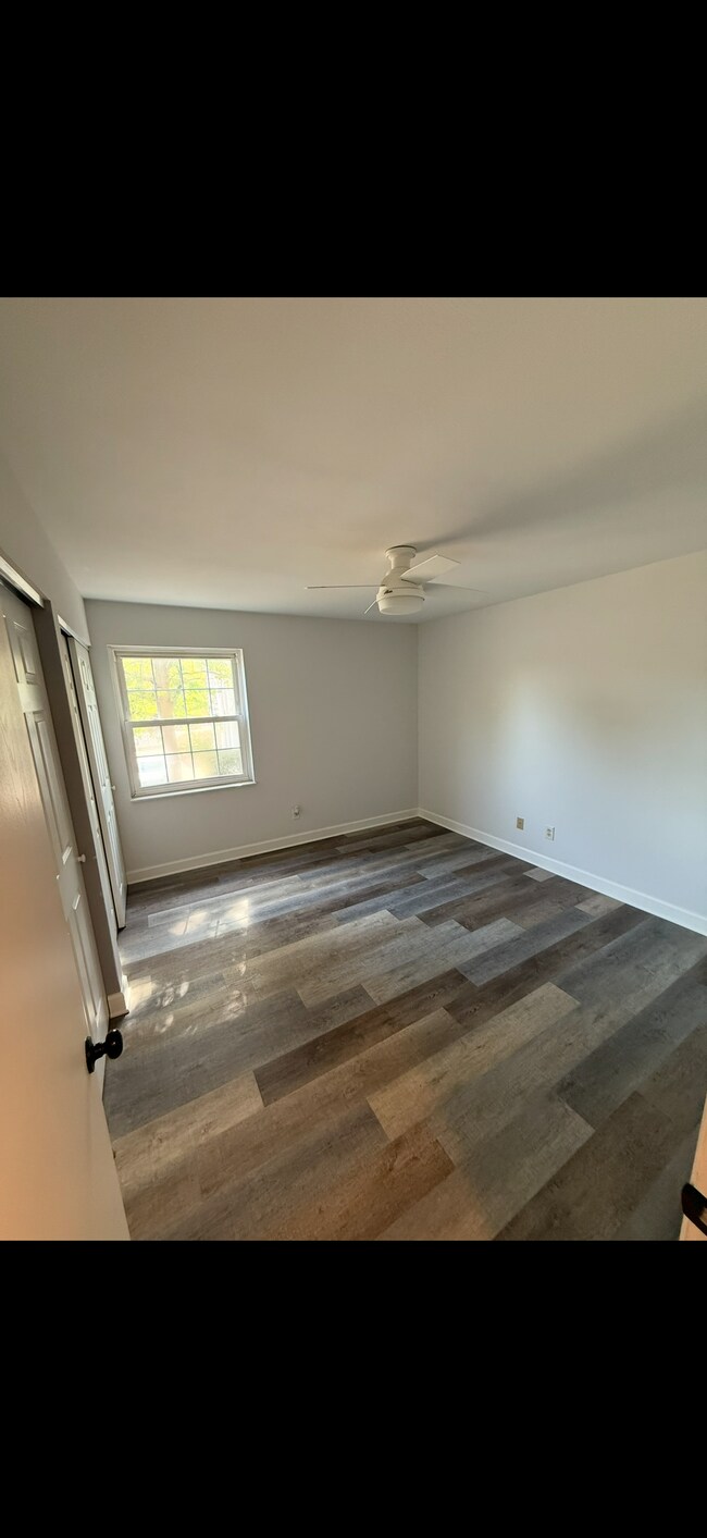 Building Photo - 645 S Kirkwood Rd