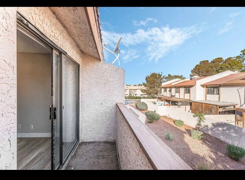 Building Photo - 5264 Child Ct