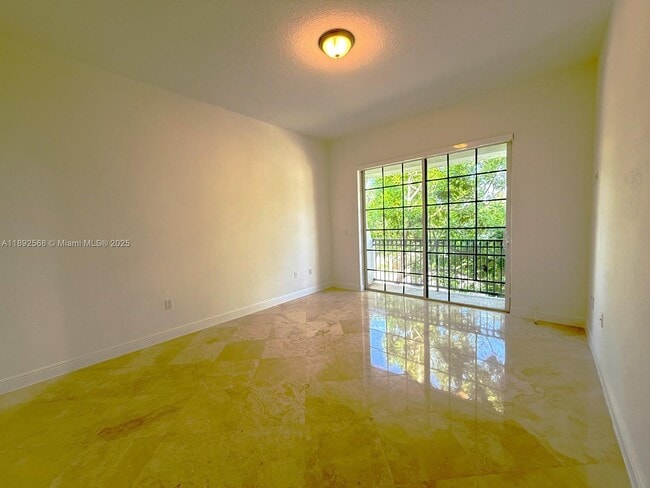 Building Photo - 996 Sanibel Dr