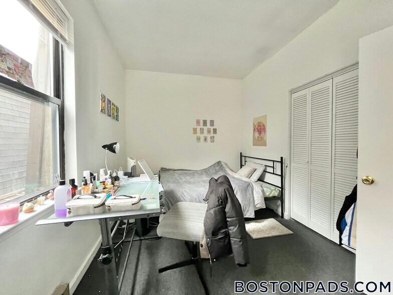 Building Photo - 774 Columbus Ave