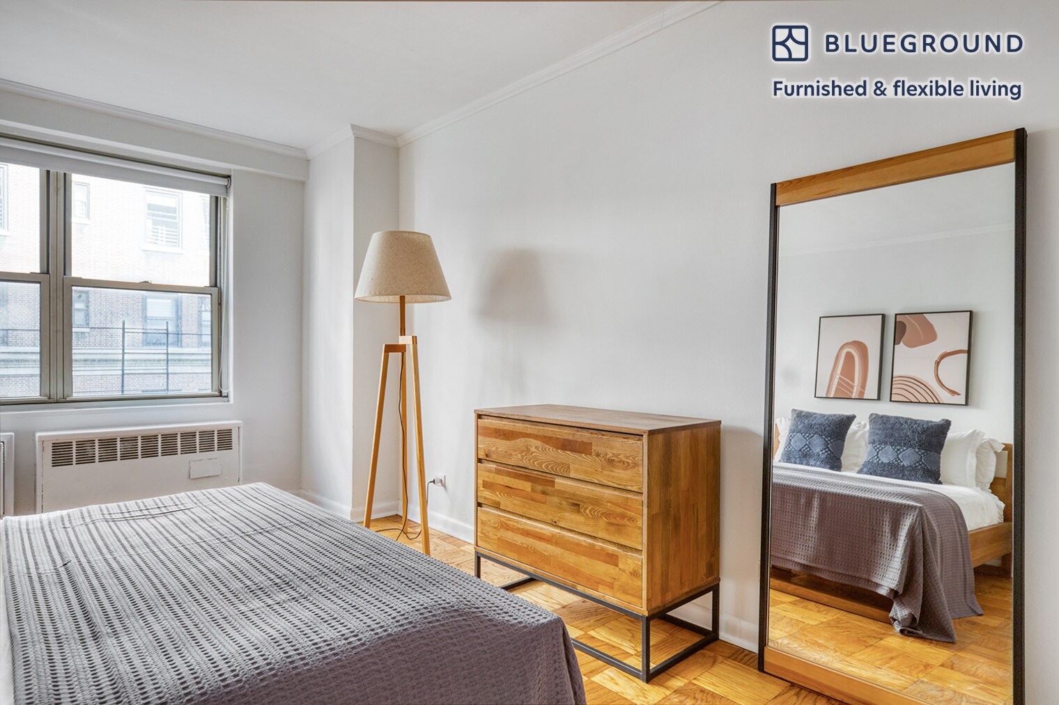 Building Photo - 210 W 89th St
