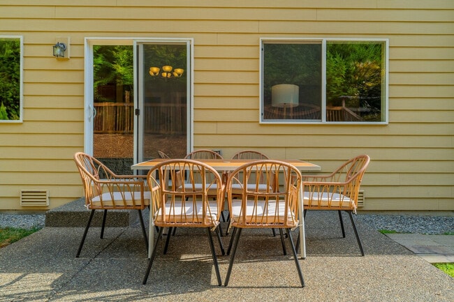 Building Photo - 16009 SE 164th Pl