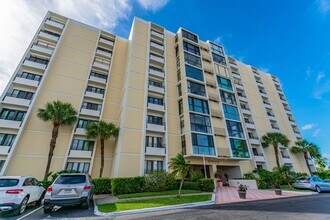 Building Photo - BEAUTIFUL 2 BEDROOM 2 BATHROOM CONDO NEAR CLEARWATER BEACH!