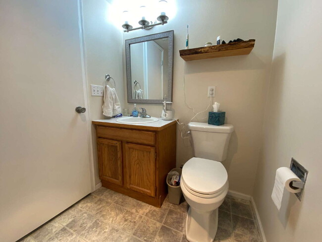 Building Photo - Downstairs Suite with Private Kitchen & Ba...
