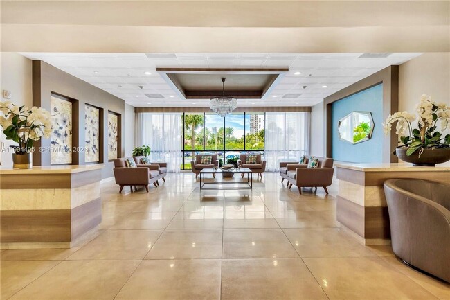 Building Photo - 3701 N Country Club Dr