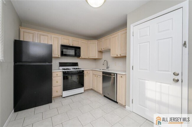 Building Photo - 691 Inman Ave