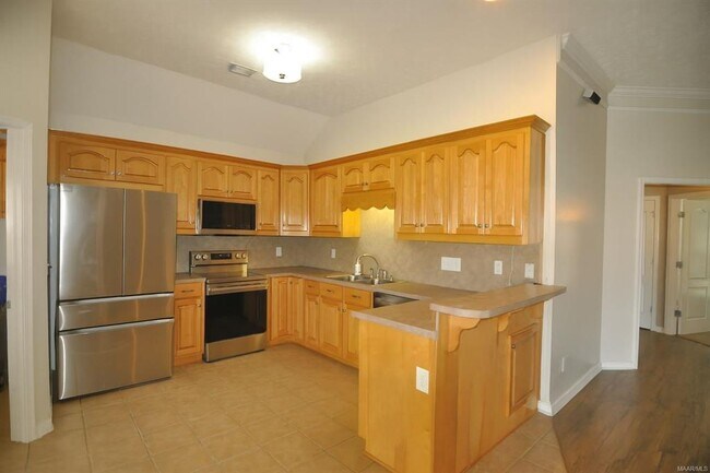 Building Photo - 611 River Birch Dr