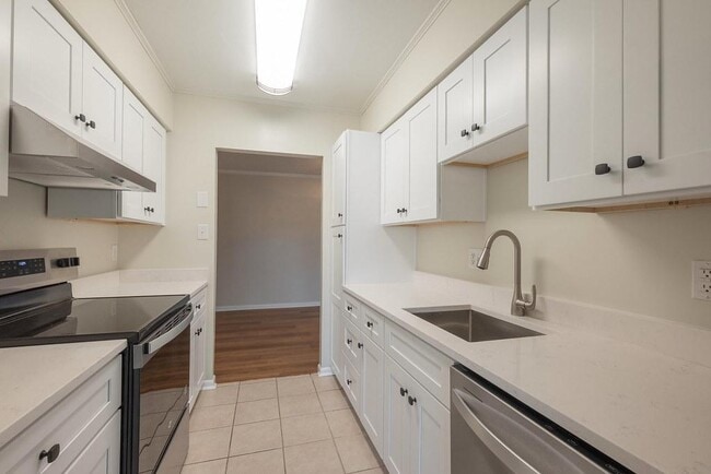 Building Photo - 1509 Regency Woods Rd