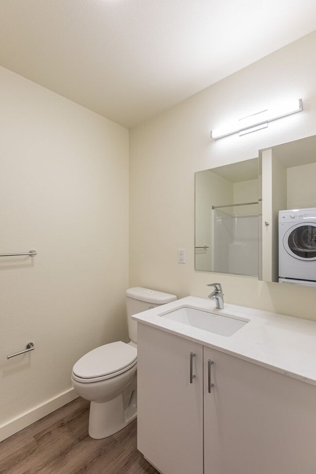 Building Photo - 2919 SE Division St