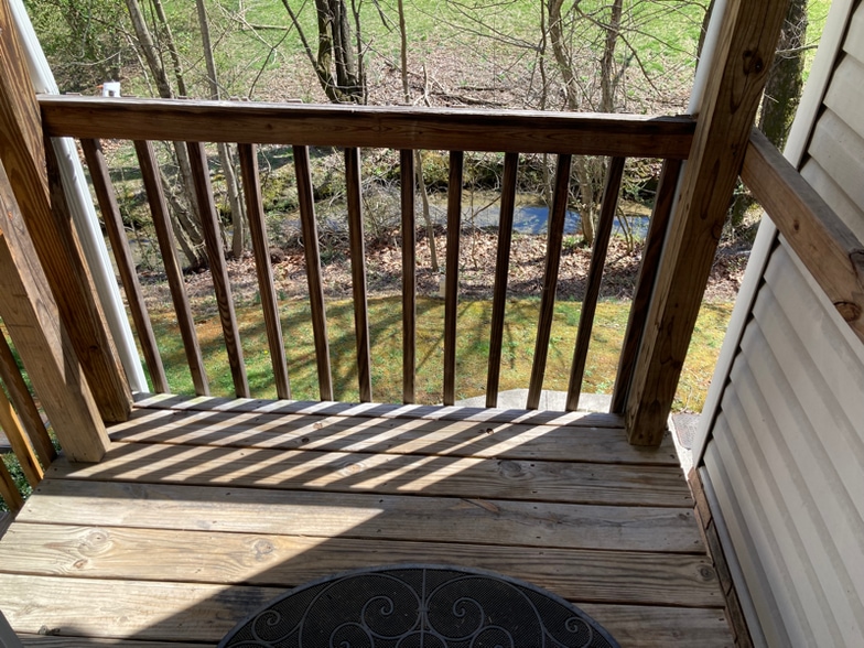 Building Photo - 2305 S Greenwood Dr