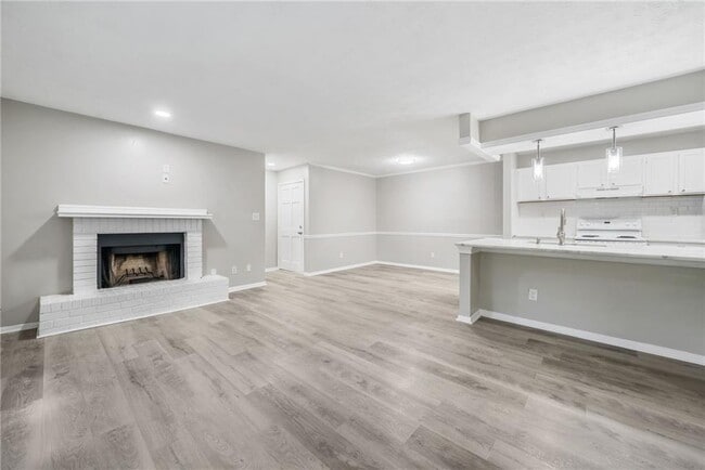 Building Photo - 113 Tuxworth Cir