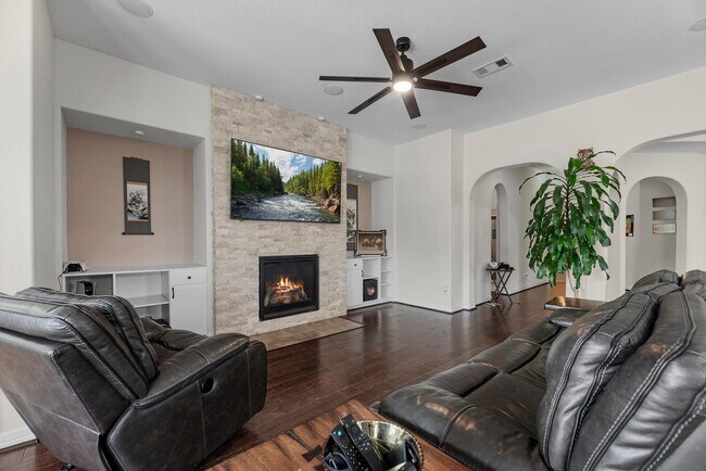 Building Photo - 9714 Sable Canyon Dr