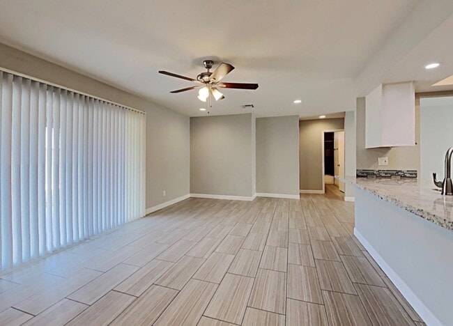 Building Photo - 1412 E Hermosa Dr