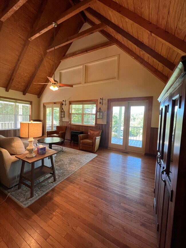 Building Photo - 571 Big Sky Rd