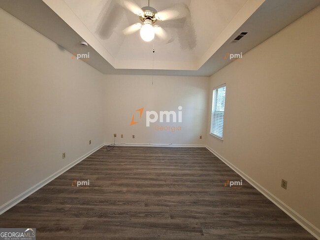 Building Photo - 2055 Pine Cone Dr SW