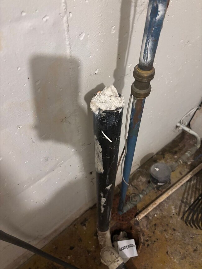 Building Photo - 3 Bedroom 1.5 Bath Home for rent