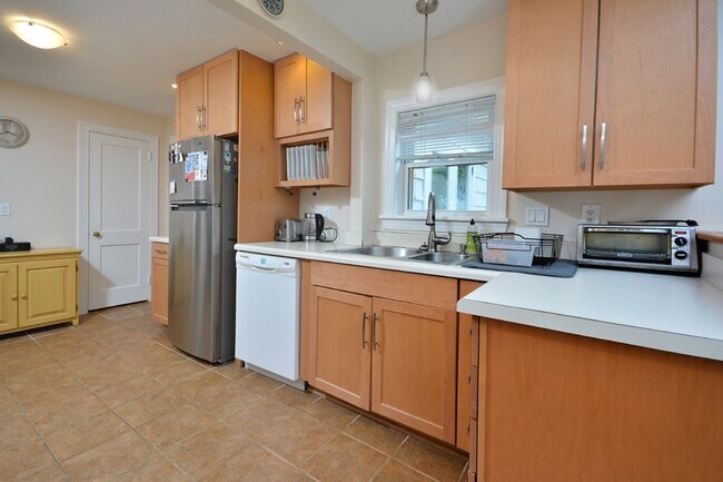 Building Photo - Highly Desirable Trinity Park