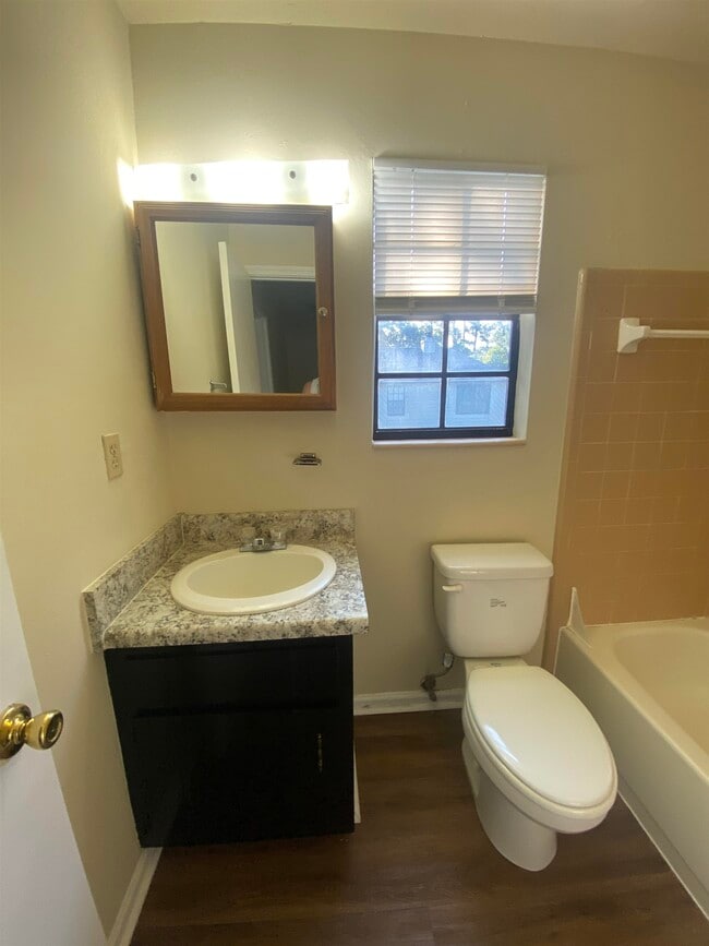 Building Photo - 1403 McCauley Rd