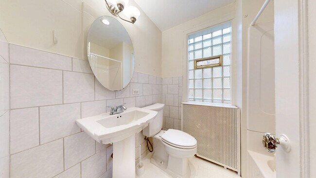 Building Photo - 6738 N Rockwell St