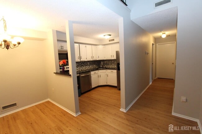 Building Photo - 1204 Aspen Dr