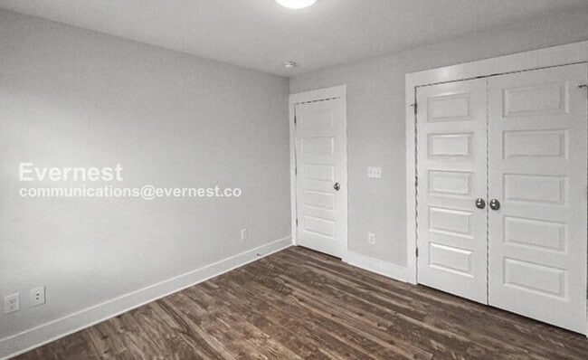 Building Photo - 4 Bed/2.5 Bath Home with Garage / Pet-Friendly / Available Now!