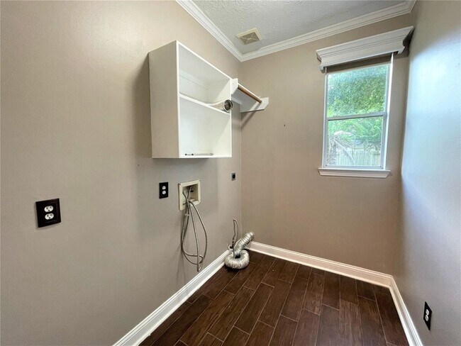 Building Photo - 16407 Stone Prairie Dr