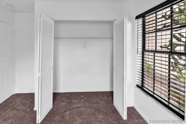 Building Photo - 12382 Pleasant Green Way