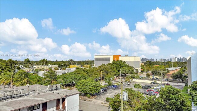 Building Photo - 3661 SW 9th Terrace