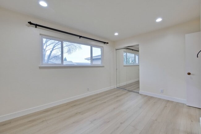 Building Photo - Beautifully Updated 3 Bed 2 Bath Home in Prime Milpitas Location!