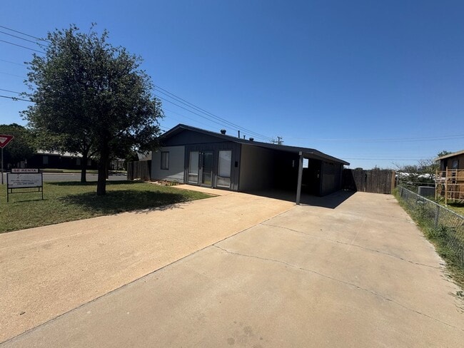 Building Photo - 3101 Merrill Ave