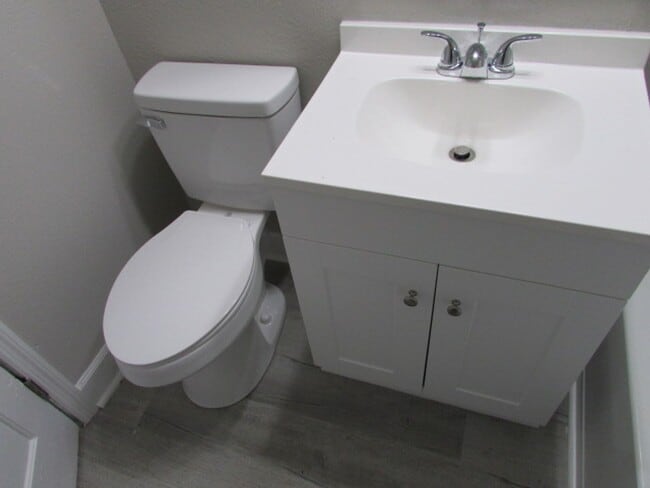 Building Photo - Renovated Three Bedroom/One Bath Duplex