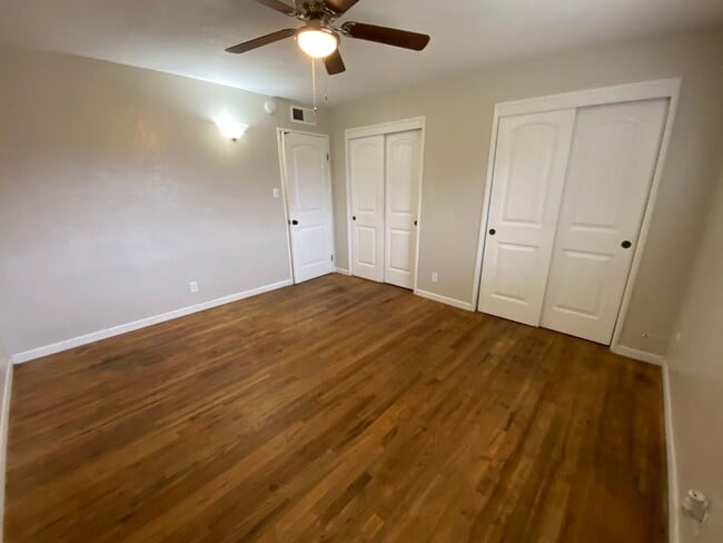 Building Photo - Spacious home Available Now!