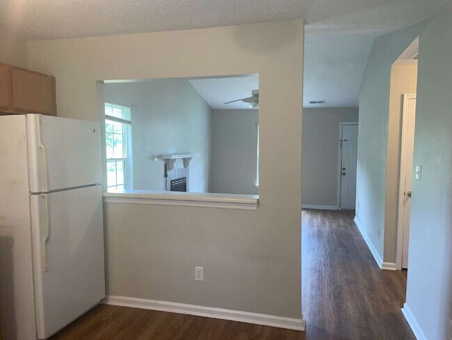 Building Photo - Two Bedroom Two Full Bathroom End Unit Tow...