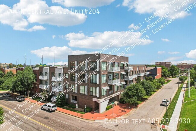 Building Photo - 444 N Central Ave