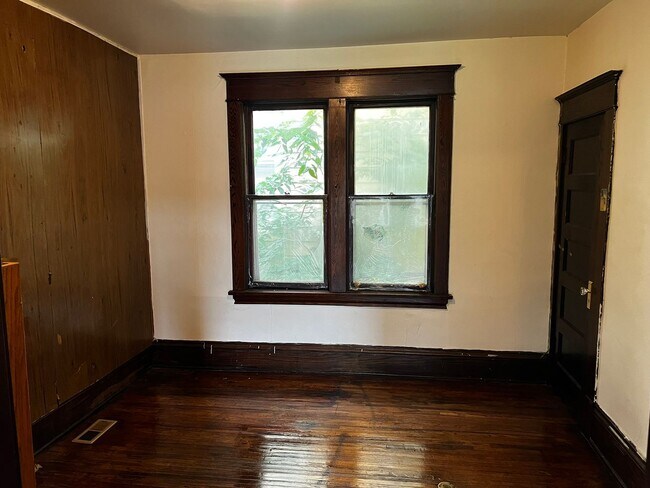Building Photo - 125 Como Ave