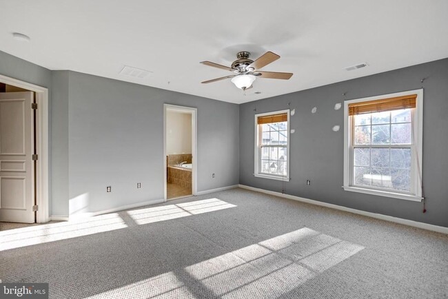 Building Photo - 523 Triadelphia Way