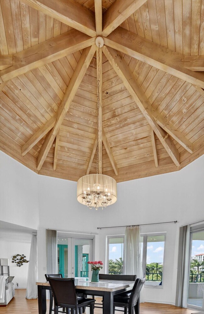 Building Photo - 120 SE 5th Ave