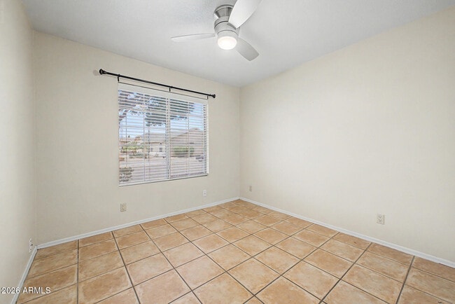 Building Photo - 933 N 94th Pl