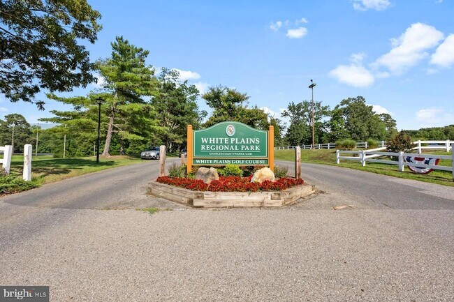 Building Photo - 5525 Peanuts Ln