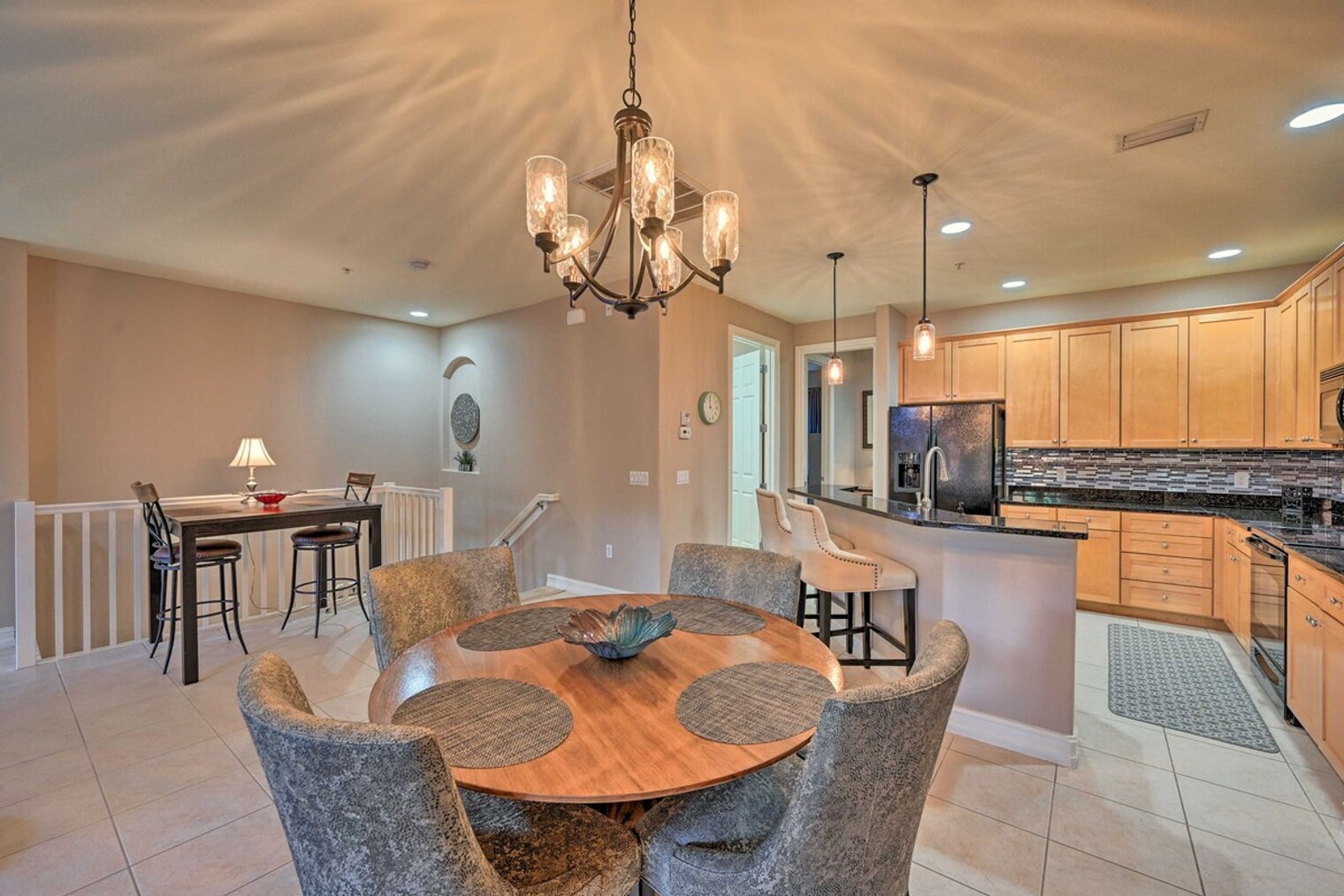 Building Photo - 9155 Delano St